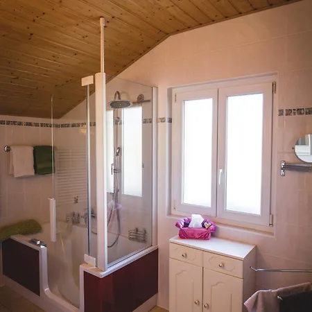 לינה וארוחת בוקר Mon Reve, Petit Dejeuner Bio, Jacuzzi Les Evouettes