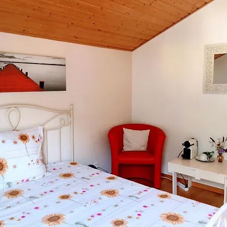 Mon Reve, Petit Dejeuner Bio, Jacuzzi לינה וארוחת בוקר