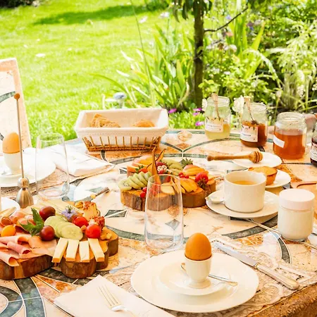 Mon Reve, Petit Dejeuner Bio, Jacuzzi B&B 3*