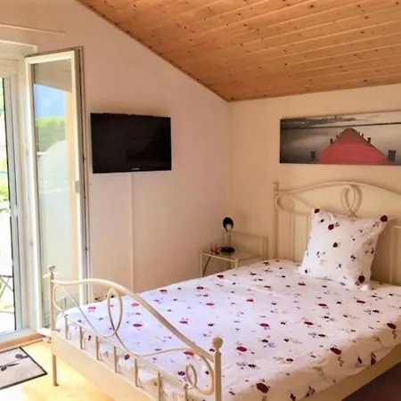 Mon Reve, Petit Dejeuner Bio, Jacuzzi Oda ve Kahvaltı Les Evouettes