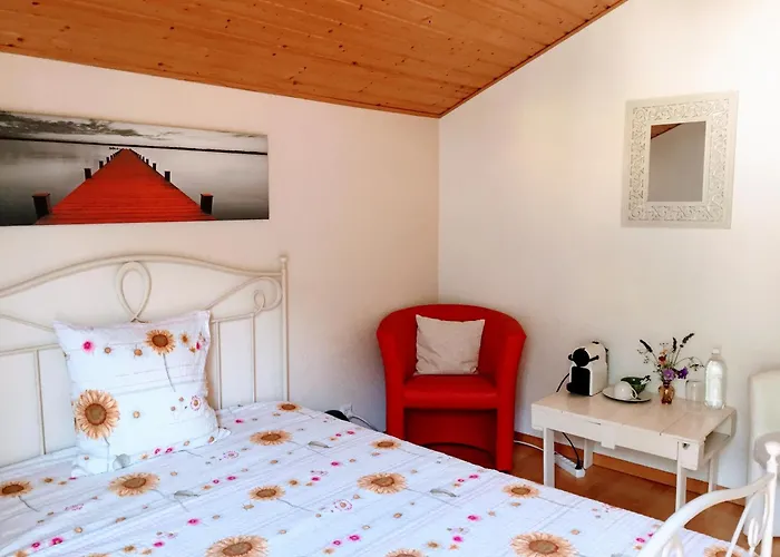 Mon Reve, Petit Dejeuner Bio, Jacuzzi Bed & Breakfast