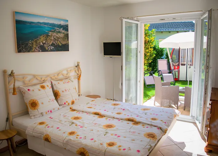 Mon Reve, Petit Dejeuner Bio, Jacuzzi Bed & Breakfast 3*